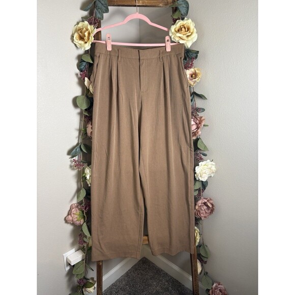 Women's Khaki Wide-Leg Trousers with Pocket Detailing - Picture 5 of 6